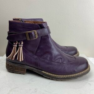 NWOT Sergio Tomani Purple Leather Ankle Boots with Tassels Bohemian Lagenlook
